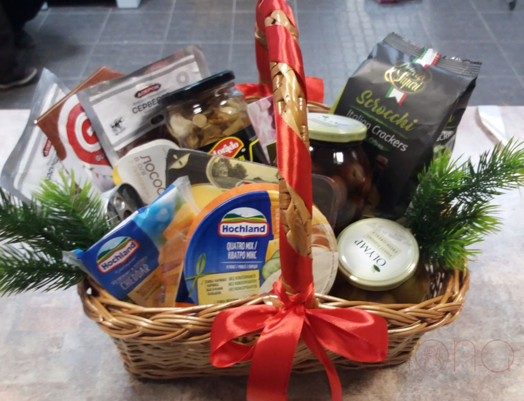 Christmas Dinner Gourmet Basket | Ukraine Gift Delivery.