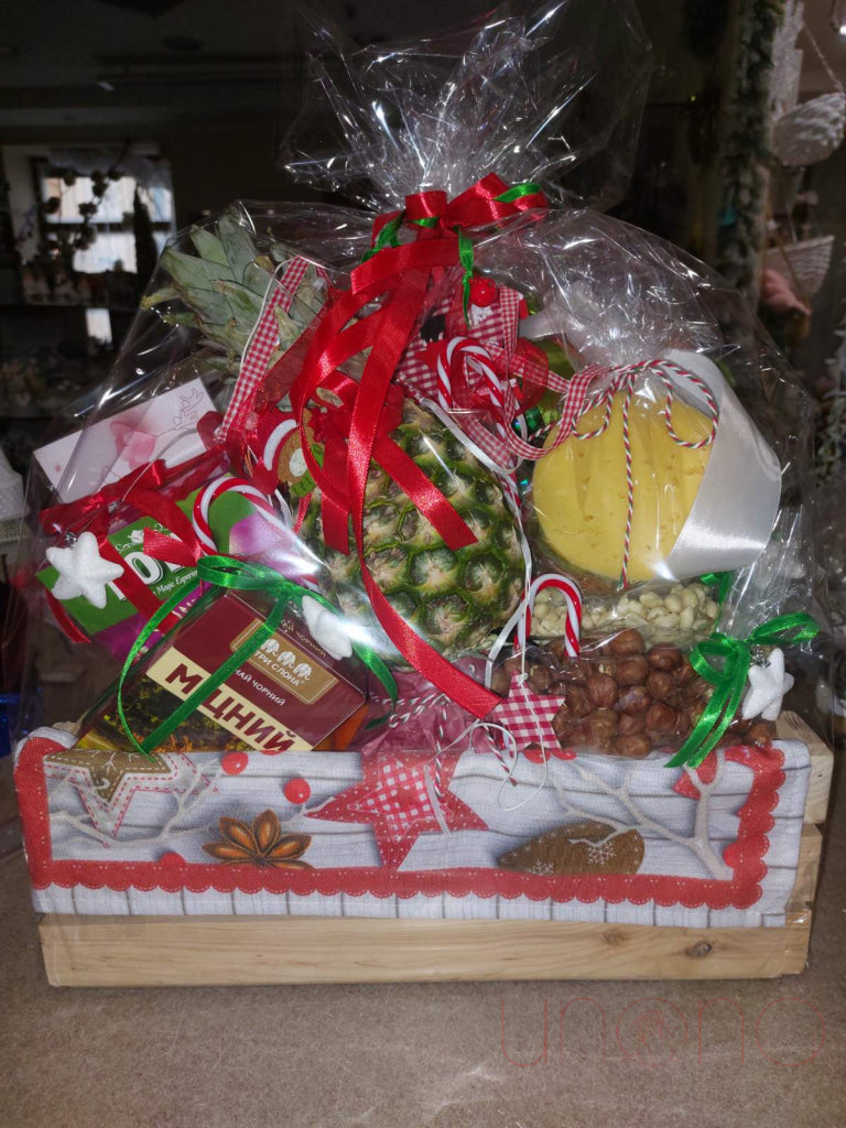 Christmas Gift Basket By Holidays