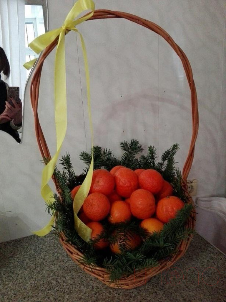 Crisp of Tangerine Gift Basket | Ukraine Gift Delivery.