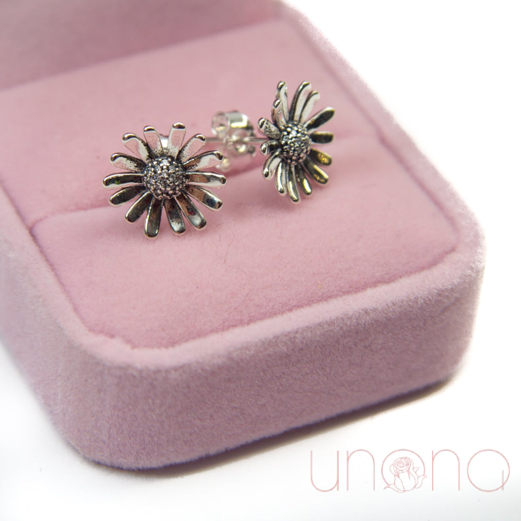 Daisy Silver Stud Earrings | Ukraine Gift Delivery.