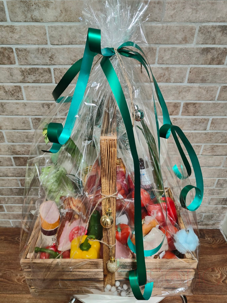 Grand Smoked Meat And Vegetables Basket By Holidays