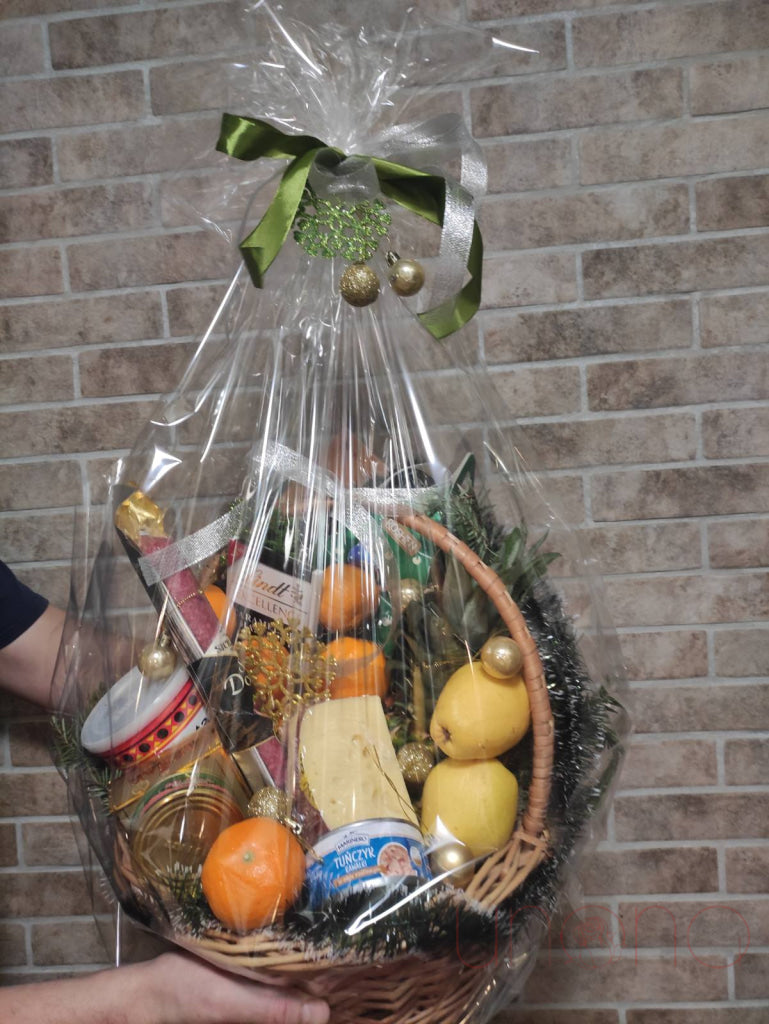 Happy Holidays Gift Basket By