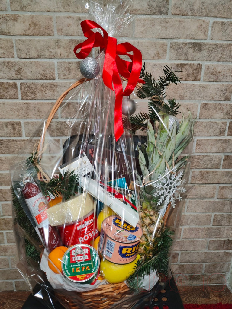 Happy Holidays Gift Basket By