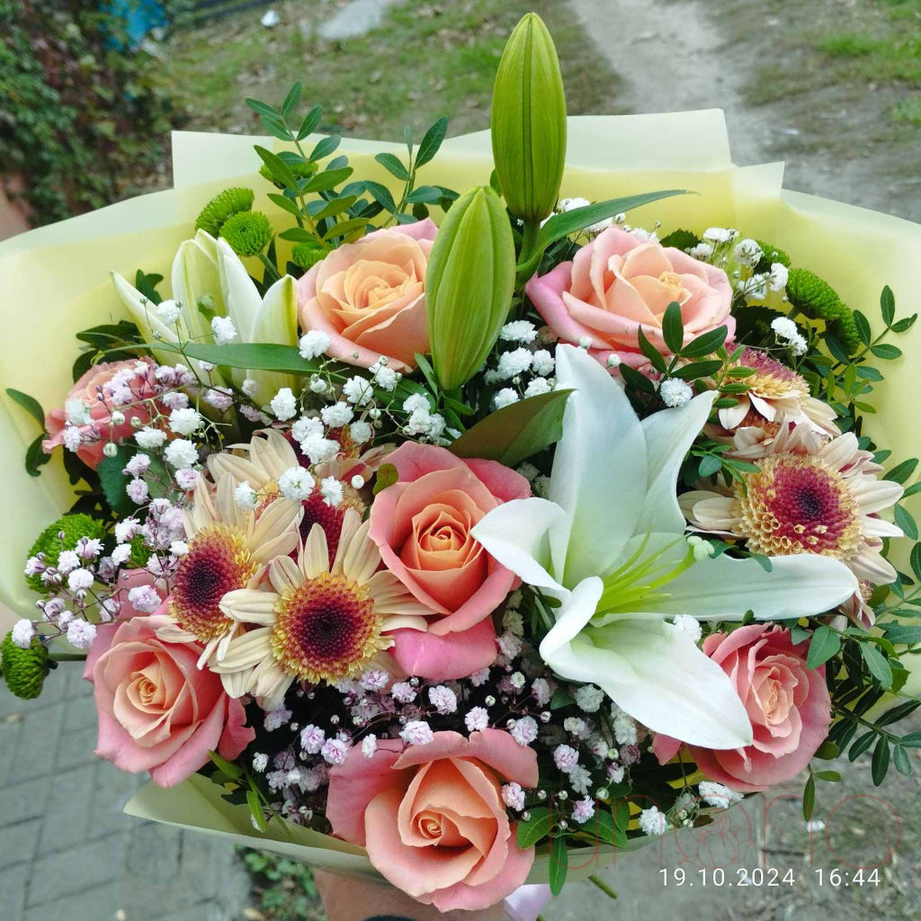 Lift Me Up Bouquet Roses