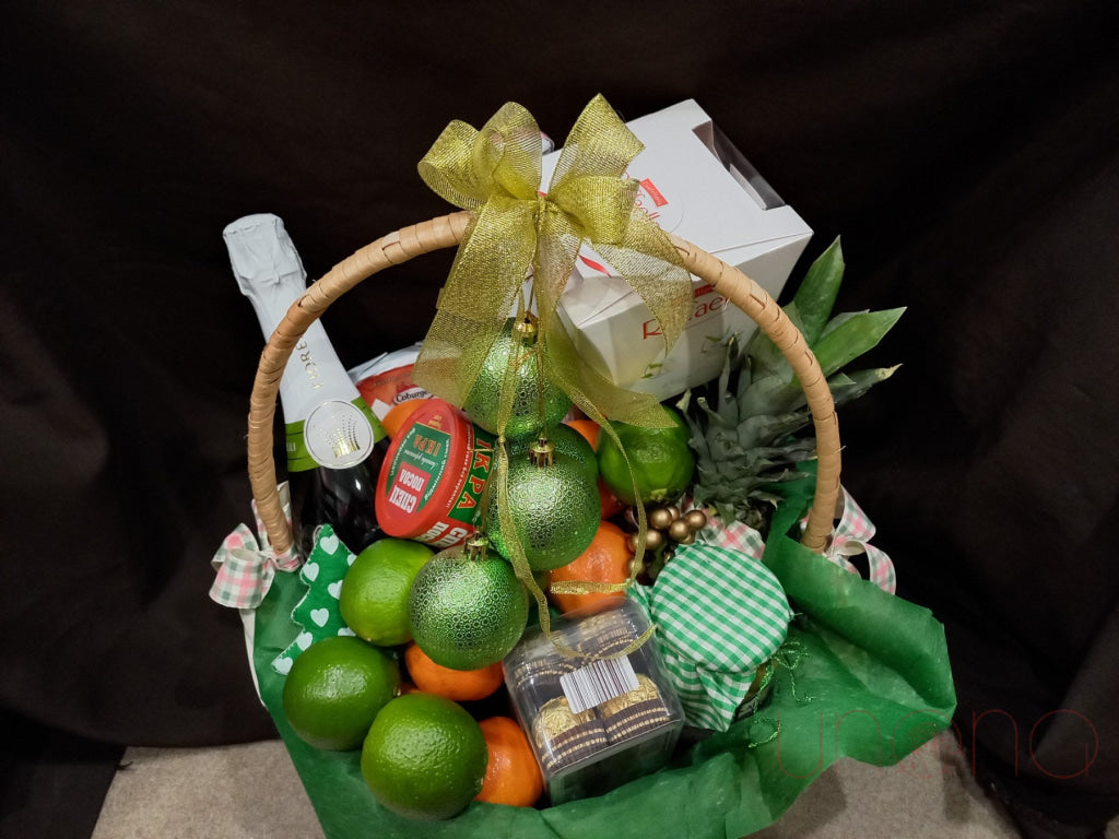 Our Favourite Christmas Gift Basket By Price