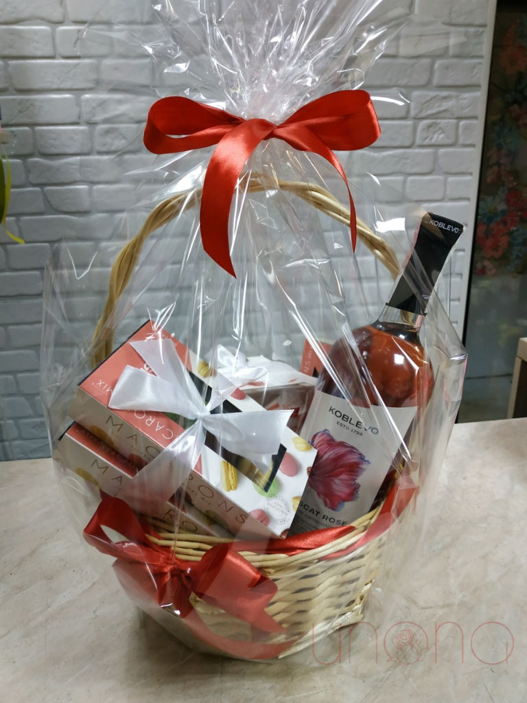 ROMANTIC COLLECTION GIFT BASKET | Ukraine Gift Delivery.